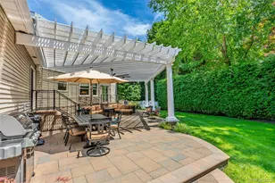 8 Quaker Hill Rd, Stony Brook, NY 11790 - Photo 11