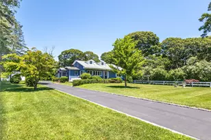 8275 Skunk Ln, Cutchogue, NY 11935 - Photo 11