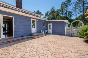8275 Skunk Ln, Cutchogue, NY 11935 - Photo 19