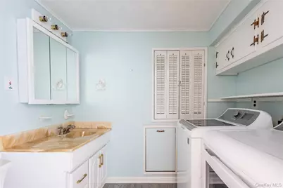 8275 Skunk Lane, Cutchogue, NY 11935 - Photo 33