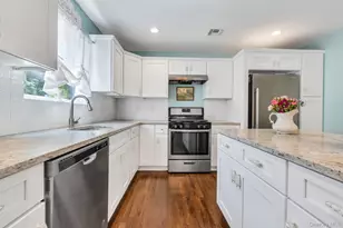 17 Walnut Rd, Kings Park, NY 11754 - Photo 21