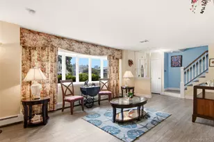1 Geoffrey Ave, Syosset, NY 11791 - Photo 7
