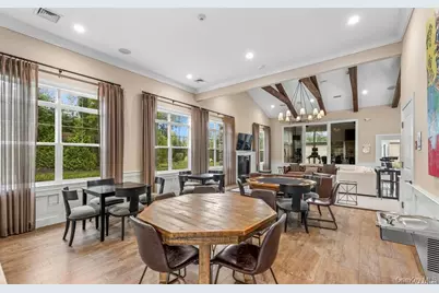 42 Meadowbrook Lane, Smithtown, NY 11787 - Photo 11