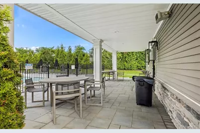 42 Meadowbrook Lane, Smithtown, NY 11787 - Photo 15
