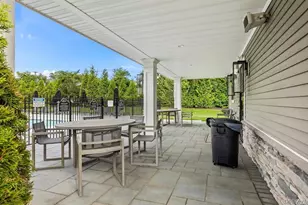 42 Meadowbrook Ln, Smithtown, NY 11787 - Photo 15