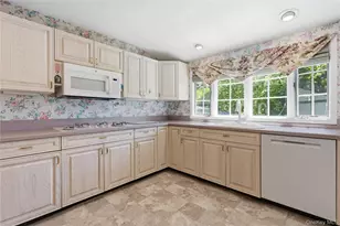 1 S Oaks Blvd, Plainview, NY 11803 - Photo 23