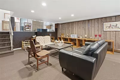 1 S Oaks Boulevard, Plainview, NY 11803 - Photo 31