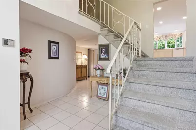 1 S Oaks Boulevard, Plainview, NY 11803 - Photo 3