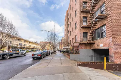143-36 Barclay Avenue #1H, Flushing, NY 11355 - Photo 3