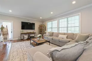 5 Biltmore Dr, Shoreham, NY 11786 - Photo 29