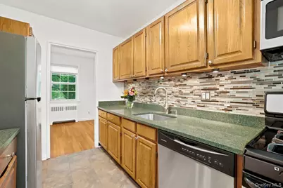 186 Pinewood Road #56, Hartsdale, NY 10530 - Photo 11