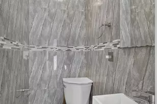 38-22 205th St, Bayside, NY 11361 - Photo 31