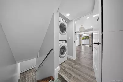 3822 205th Street, Bayside, NY 11361 - Photo 23