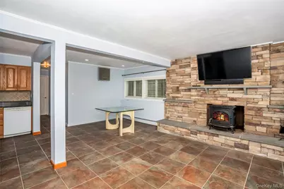 15 Greenbrier Lane, Sayville, NY 11782 - Photo 13