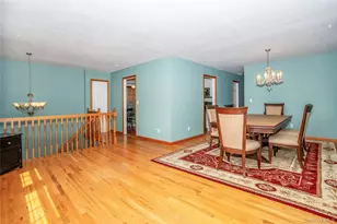 15 Greenbrier Ln, Sayville, NY 11782 - Photo 3