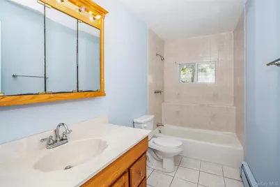 15 Greenbrier Lane, Sayville, NY 11782 - Photo 19