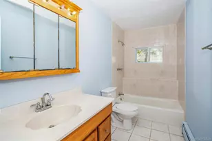 15 Greenbrier Ln, Sayville, NY 11782 - Photo 19