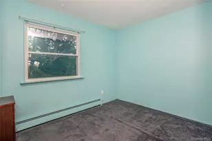 15 Greenbrier Ln, Sayville, NY 11782 - Photo 11