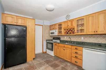 15 Greenbrier Lane, Sayville, NY 11782 - Photo 15