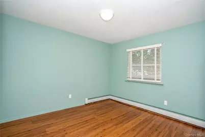 15 Greenbrier Lane, Sayville, NY 11782 - Photo 9