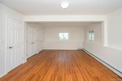 15 Greenbrier Lane, Sayville, NY 11782 - Photo 17