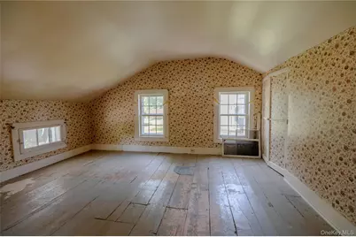 1402 Albany Avenue, Kinderhook, NY 12184 - Photo 23