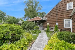 186 Oakwood Rd, Huntington Station, NY 11746 - Photo 19