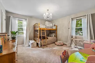 70 Manor Dr, Great Neck, NY 11020 - Photo 9