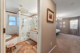 70 Manor Dr, Great Neck, NY 11020 - Photo 11