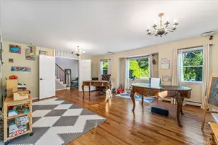 70 A Manor Dr, Great Neck, NY 11020 - Photo 29