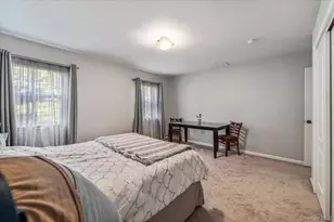 70 Manor Dr, Great Neck, NY 11020 - Photo 21