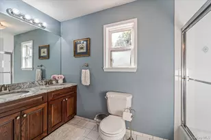 70 Manor Dr, Great Neck, NY 11020 - Photo 17