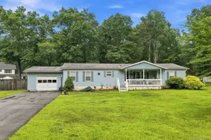 27 Delaware Dr, Sparrow Bush, NY 12780 - Photo 3