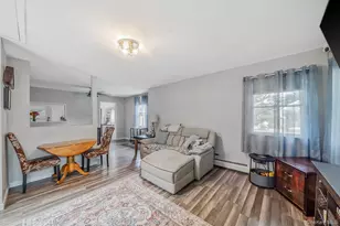 36 Rosalie Pl, Patchogue, NY 11772 - Photo 7