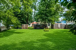 36 Rosalie Pl, Patchogue, NY 11772 - Photo 25