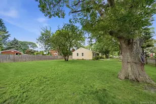 10 Graham Rd, Hampton Bays, NY 11946 - Photo 5