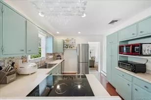 10 Graham Rd, Hampton Bays, NY 11946 - Photo 19