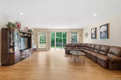 35 Monterrey Drive, Saint James, NY 11780 - Photo 17