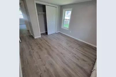 23 Tuthill Street #2nd Floor, Huntington, NY 11743 - Photo 5