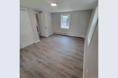 23 Tuthill Street #2nd Floor, Huntington, NY 11743 - Photo 7