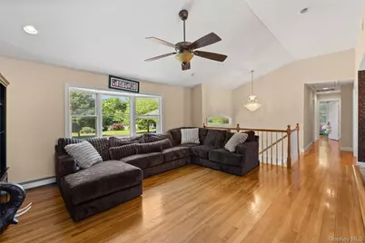 236 Windsor Avenue, Brightwaters, NY 11718 - Photo 5