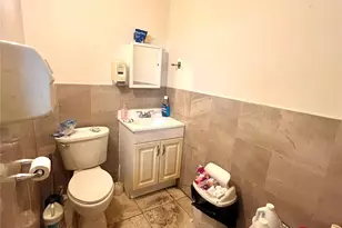 90-22 161st St, Jamaica, NY 11432 - Photo 5