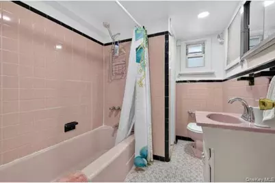 102-08 62nd Road, Forest Hills, NY 11375 - Photo 17
