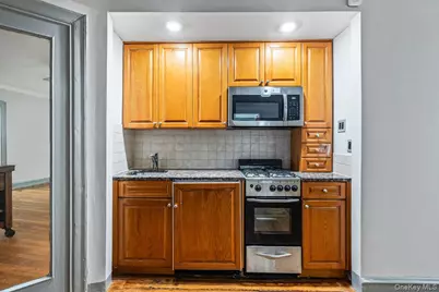 150 Burns Street #2G, Forest Hills, NY 11375 - Photo 5