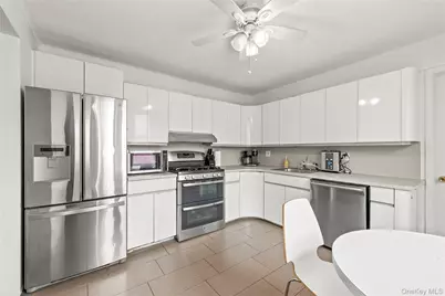 46 Meadow Lane, New Rochelle, NY 10805 - Photo 31