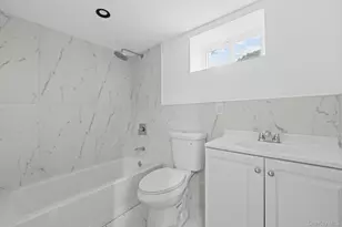 114-81 178th St, Saint Albans, NY 11434 - Photo 11