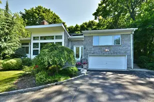 13 Vista Dr, Great Neck, NY 11021 - Photo 3