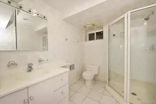 13 Vista Dr, Great Neck, NY 11021 - Photo 23