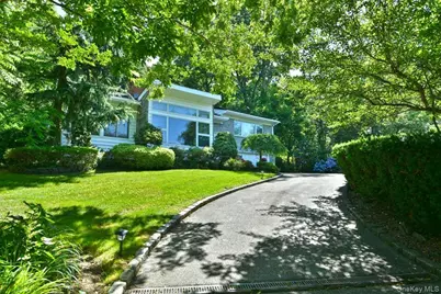 13 Vista Drive, Great Neck, NY 11021 - Photo 1
