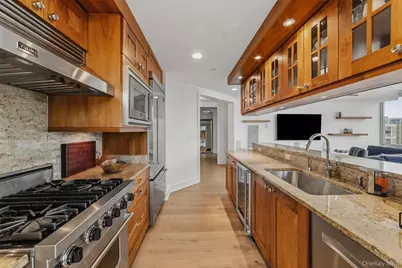 5 Renaissance Square #9A, White Plains, NY 10601 - Photo 5